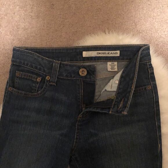 DKNY so ho Jean size 2 - Picture 2 of 4